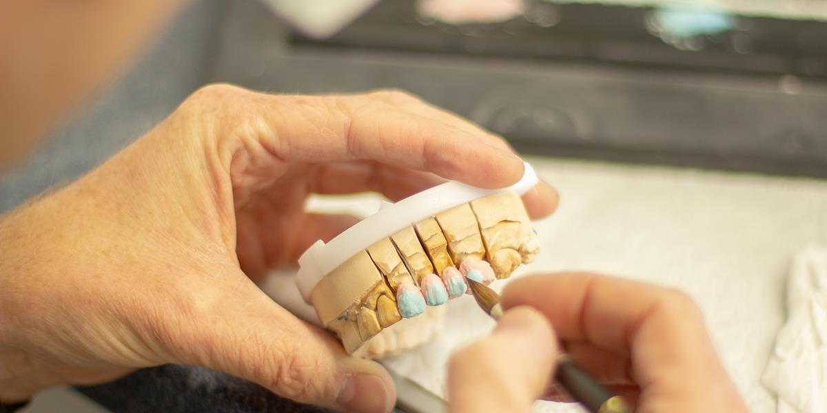 Best Dental Clinic in Gorakhpur Near Bank Road: Why Patients Trust Dr. Rajeev Gulati